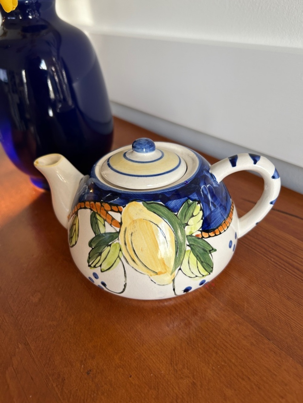 Ceramic Teapot and 4 cups Miniature Hand painted Lemon design Vintage tea set - Picture 4 of 9